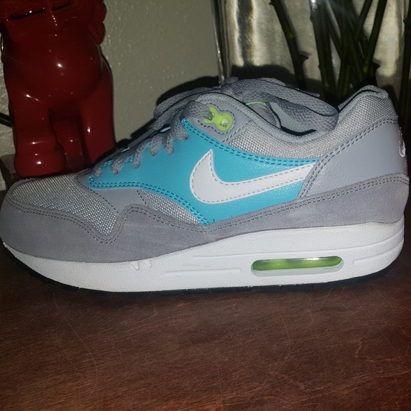 NIB Women's Nike Air Max 1 Essentials NWT NIB Women's Nike Air Max 1 Essentials NWT